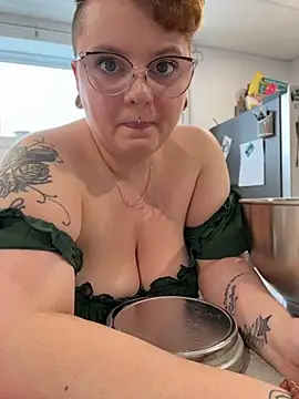 Sweetleeahxx online show from 13, 4, 2026