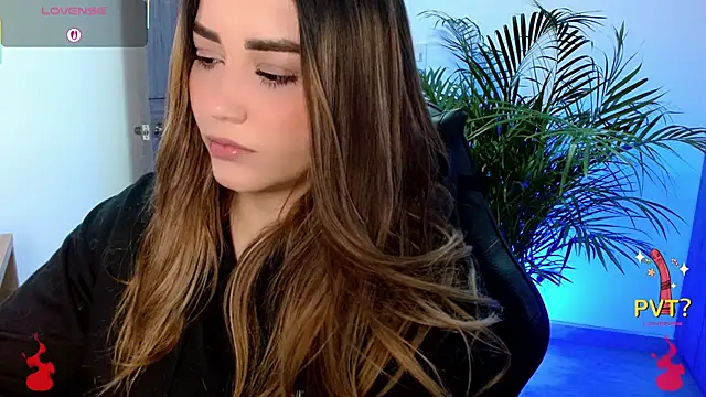 Snapshot of Lucia_star__ chatting on 8, 6, 2026 Lucia star online show from 8, 6, 2026