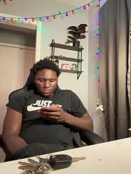 Snapshot of Festivitiesking1 chatting on 14, 11, 2025 Festivitiesking1 online show from 14, 11, 2025