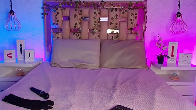Snapshot of GigiVolkova chatting on 6, 3, 2025 GigiVolkova online show from 6, 3, 2025