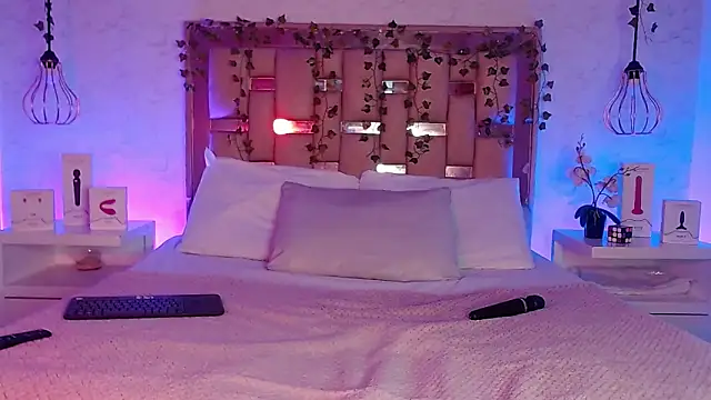 Snapshot of GigiVolkova chatting on 15, 9, 2025 GigiVolkova online show from 15, 9, 2025