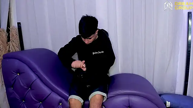 Yourslust  online show from 30, 10, 2025