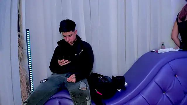 Yourslust  online show from 15, 12, 2025