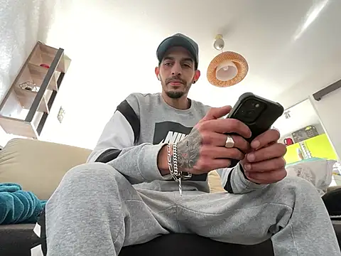 Rebeu313 online show from 15, 2, 2025