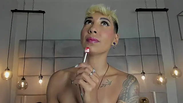 MiaMorgan  online show from 26, 1, 2025