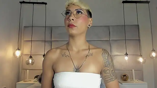 MiaMorgan  online show from 29, 1, 2025