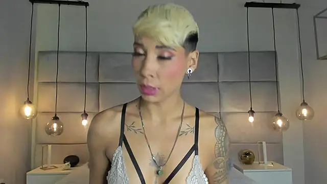 MiaMorgan  online show from 30, 1, 2025