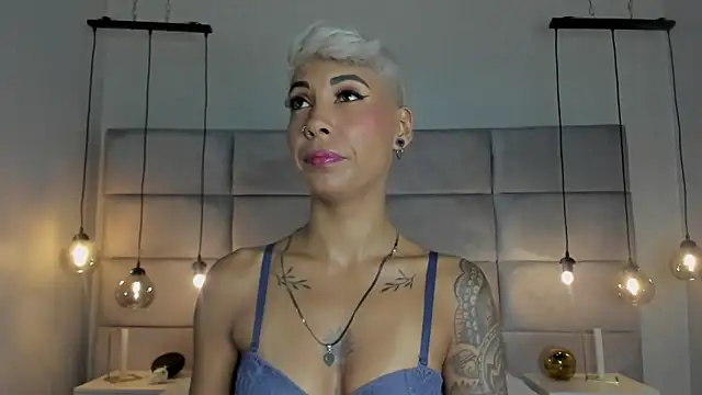 MiaMorgan  online show from 2, 2, 2025