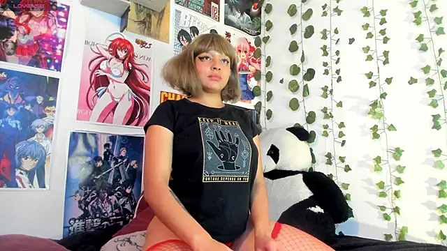 Snapshot of miku_katsuragi chatting on 13, 12, 2024 miku katsuragi online show from 13, 12, 2024