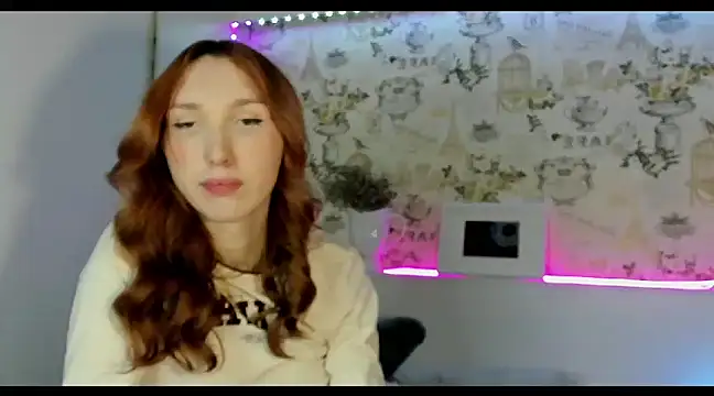 LisaIcon online show from 12, 1, 2025