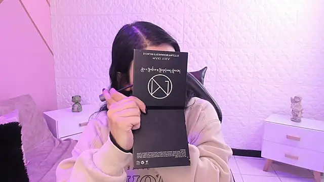 Violetaa diazz online show from 24, 11, 2025