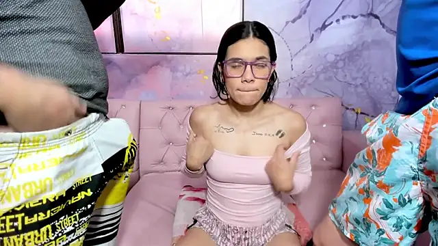 Snapshot of Living_room chatting on 23, 2, 2025 Living room online show from 23, 2, 2025