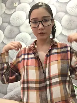 Snapshot of Milka23 chatting on 22, 2, 2025 Milka23 online show from 22, 2, 2025