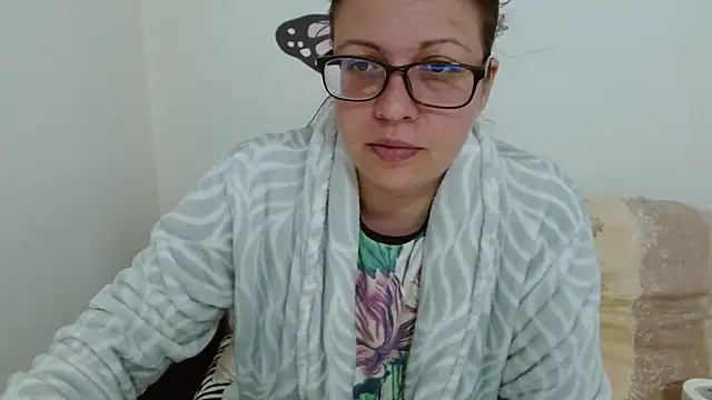 LadyHellene online show from 2, 3, 2026