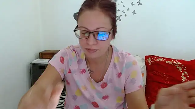 LadyHellene online show from 7, 8, 2026