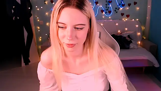 Snapshot of Sweet_Richal chatting on 14, 3, 2025 Sweet Richal online show from 14, 3, 2025