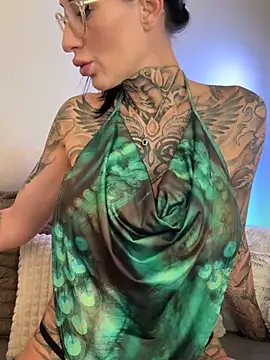 Snapshot of MeganWitch chatting on 5, 7, 2026 MeganWitch online show from 5, 7, 2026