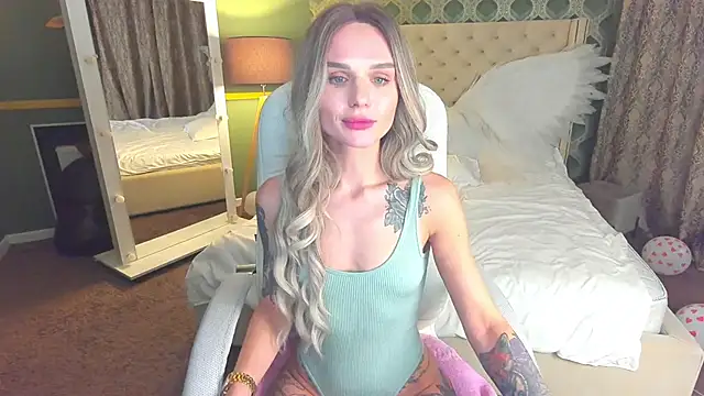 KiraGrayy online show from 8, 3, 2025