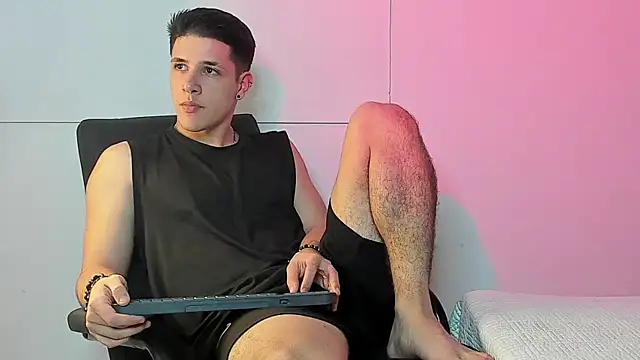 Snapshot of Adan_rivas_ chatting on 7, 1, 2025 Adan rivas online show from 7, 1, 2025