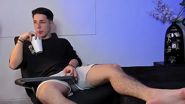 Snapshot of Adan_rivas_ chatting on 21, 1, 2025 Adan rivas online show from 21, 1, 2025