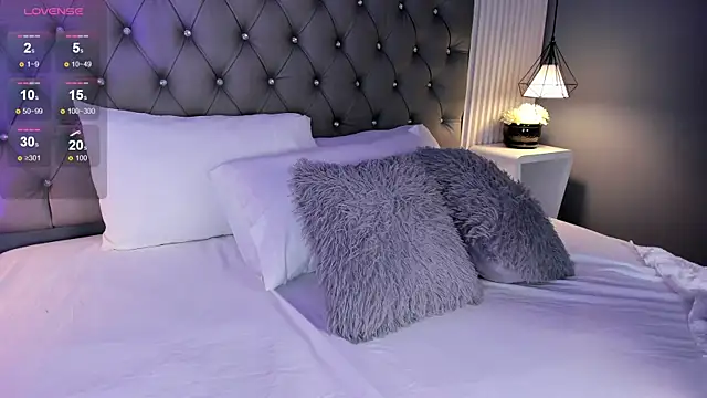 Snapshot of VioletthaRous chatting on 25, 2, 2026 VioletthaRous online show from 25, 2, 2026