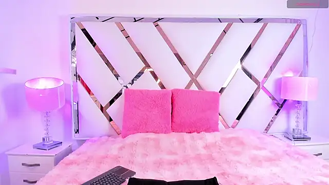 naughty  sara online show from 22, 11, 2025