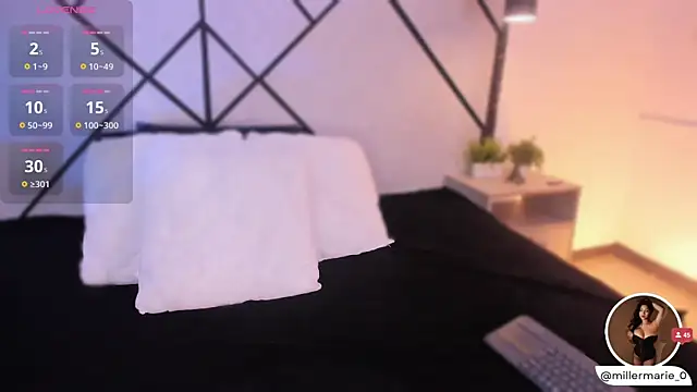 Snapshot of marie_miller_ chatting on 8, 10, 2025 marie miller online show from 8, 10, 2025