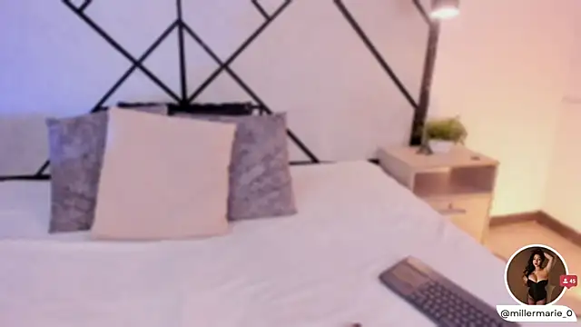 Snapshot of marie_miller_ chatting on 4, 11, 2025 marie miller online show from 4, 11, 2025