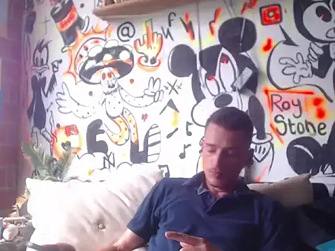 roystonee01 online show from 5, 11, 2025