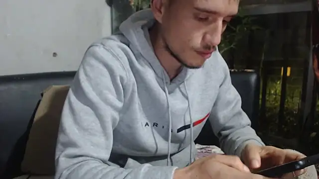 roystonee01 online show from 18, 11, 2025