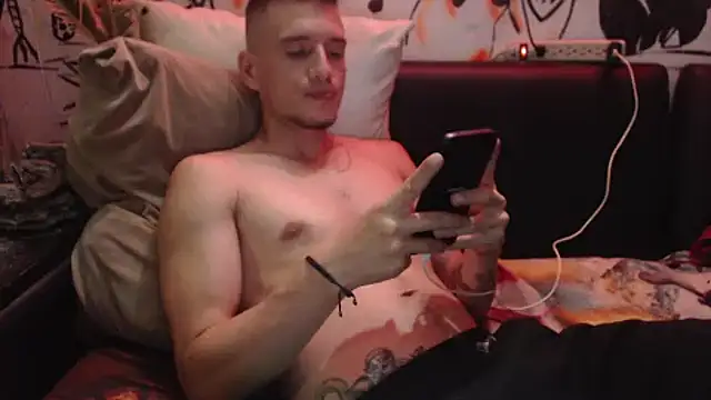 roystonee01 online show from 28, 3, 2026