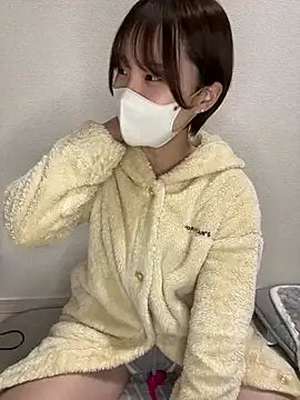 Snapshot of -x_MIU_x chatting on 10, 3, 2025 -x MIU x online show from 10, 3, 2025