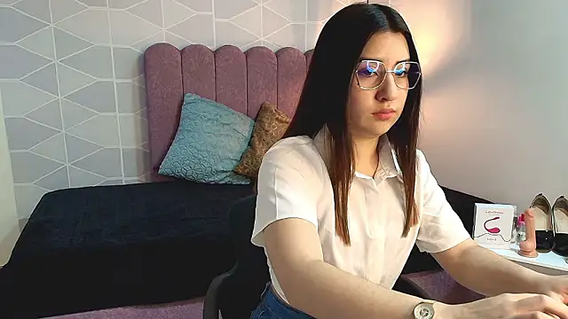 Snapshot of Aly_Cute_ chatting on 2, 12, 2024 Aly Cute online show from 2, 12, 2024