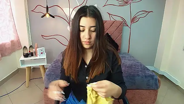 Snapshot of Aly_Cute_ chatting on 6, 12, 2024 Aly Cute online show from 6, 12, 2024