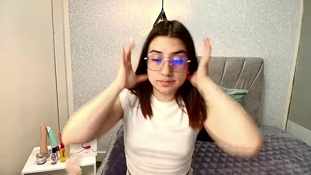 Snapshot of Aly_Cute_ chatting on 8, 3, 2025 Aly Cute online show from 8, 3, 2025