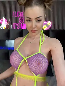 Snapshot of MilaMaaay chatting on 17, 1, 2026 MilaMaaay online show from 17, 1, 2026