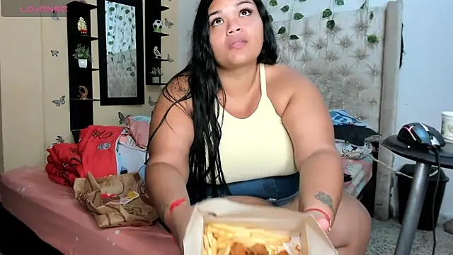 Snapshot of Marycurvysex1 chatting on 20, 1, 2025 Marycurvysex1 online show from 20, 1, 2025