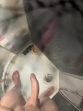 Snapshot of lescro95_ chatting on 4, 4, 2026 lescro95 online show from 4, 4, 2026