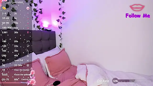 Snapshot of charlotte_james0 chatting on 11, 2, 2025 charlotte james0 online show from 11, 2, 2025