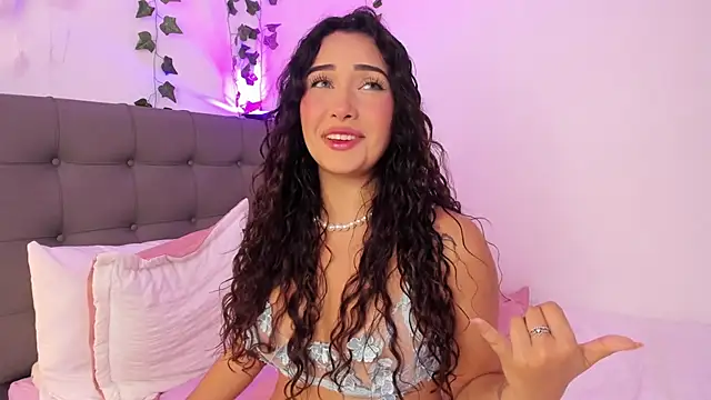 Snapshot of charlotte_james0 chatting on 3, 3, 2025 charlotte james0 online show from 3, 3, 2025