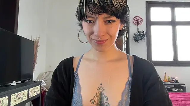 Snapshot of cataline_de_aragaon chatting on 8, 1, 2025 cataline de aragaon online show from 8, 1, 2025