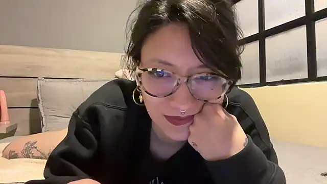 Snapshot of cataline_de_aragaon chatting on 11, 9, 2025 cataline de aragaon online show from 11, 9, 2025