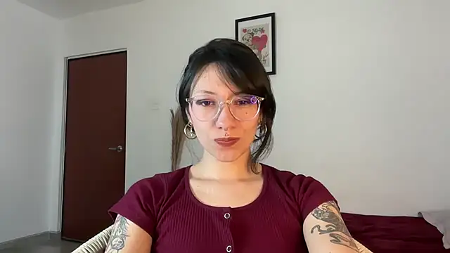 Snapshot of cataline_de_aragaon chatting on 14, 9, 2025 cataline de aragaon online show from 14, 9, 2025