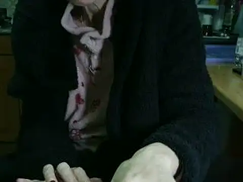 Snapshot of VeneRed chatting on 4, 2, 2026 VeneRed online show from 4, 2, 2026