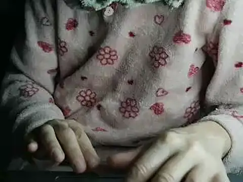 Snapshot of VeneRed chatting on 4, 3, 2026 VeneRed online show from 4, 3, 2026