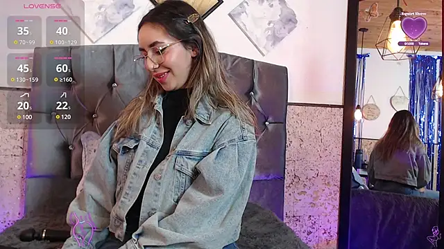 Scarlett Khan online show from 18, 1, 2025