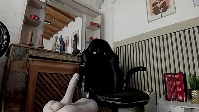 Snapshot of madame_ibby chatting on 26, 6, 2026 madame ibby online show from 26, 6, 2026