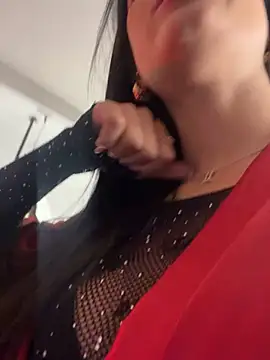 Snapshot of Alisha-Bond chatting on 3, 12, 2024 Alisha-Bond online show from 3, 12, 2024
