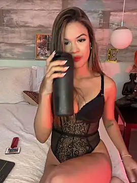 Snapshot of Alisha-Bond chatting on 7, 1, 2025 Alisha-Bond online show from 7, 1, 2025