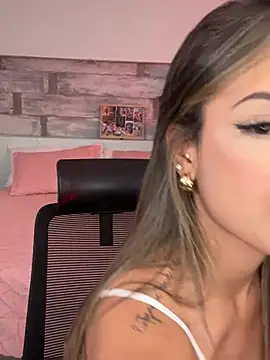 Snapshot of Alisha-Bond chatting on 11, 1, 2025 Alisha-Bond online show from 11, 1, 2025